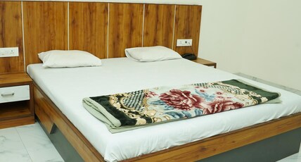 Hotel Shriram Nivas Lodging Room Type - Deluxe Room