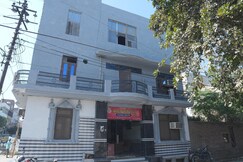 Aaradhy Yatri Sadan