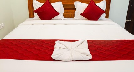 Shree Kandhan Residency Room Type - Deluxe Room