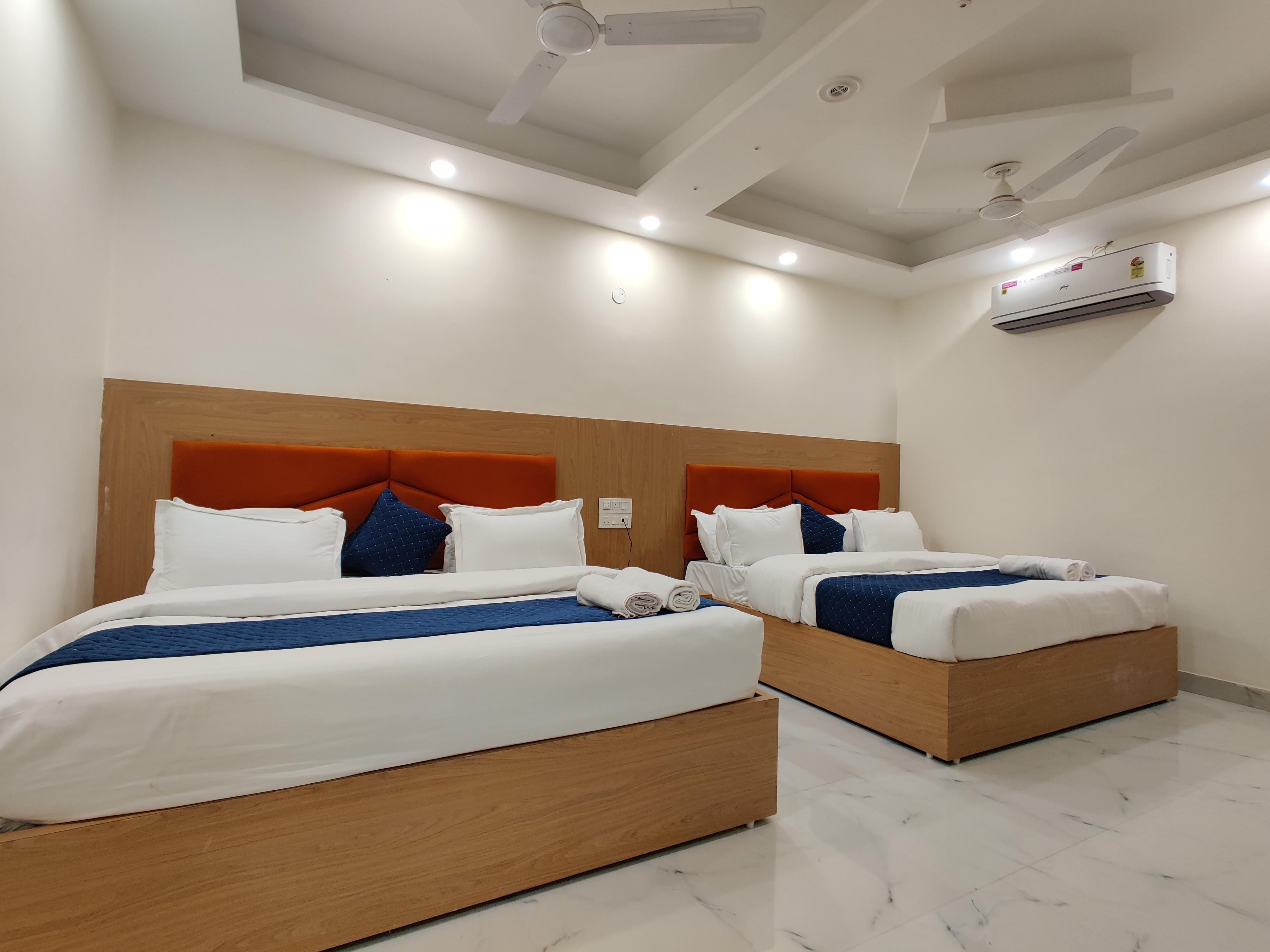 Hotel Kalra - Tap to explore photos