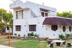Alaya Stays Hobbit Woods 4 BHK with Gazebo and Terrace