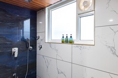 ELIVAAS Signature Tranquility | 5 BHK Villa With Pool, Jacuzzi & Garden Area