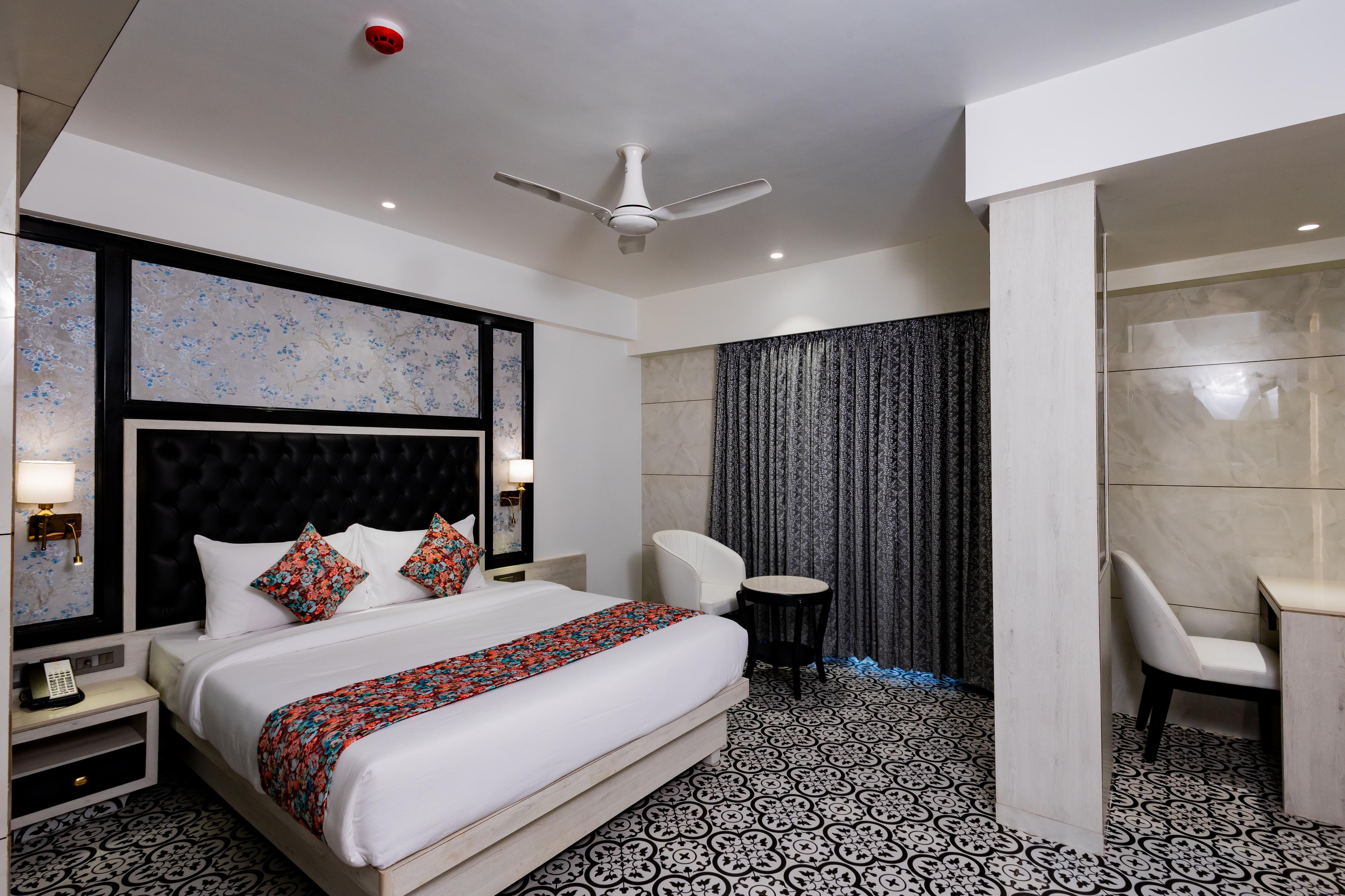 Sio Suites Room Type - Super Deluxe Room