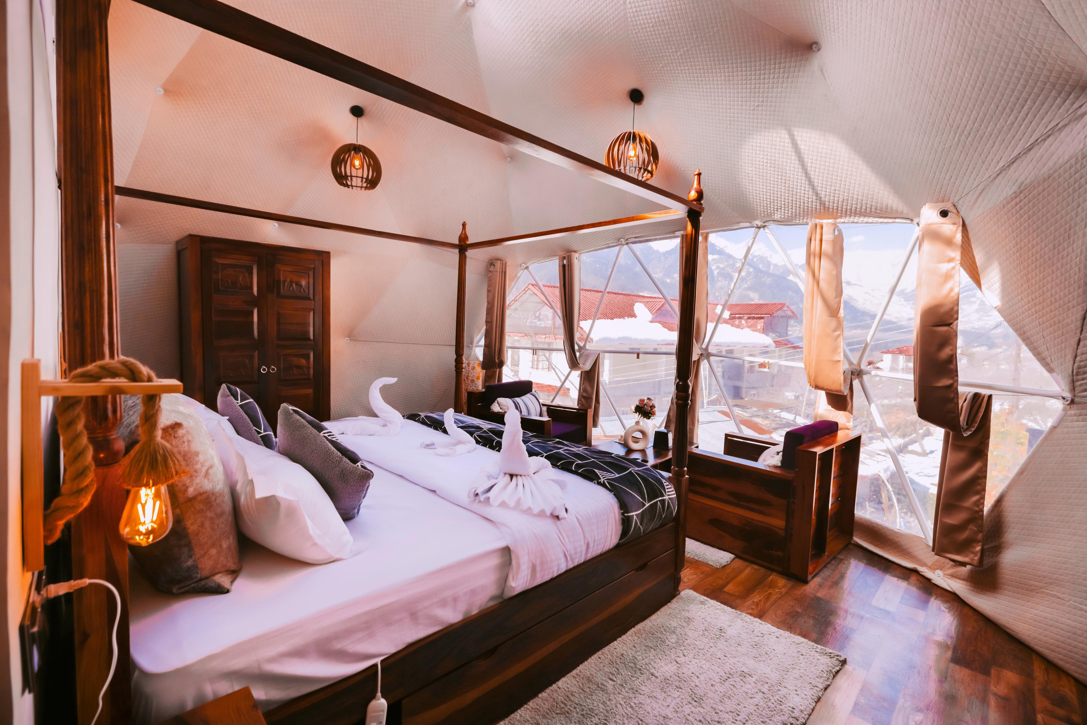 Panaash Eco World, premium dome stays in Manali