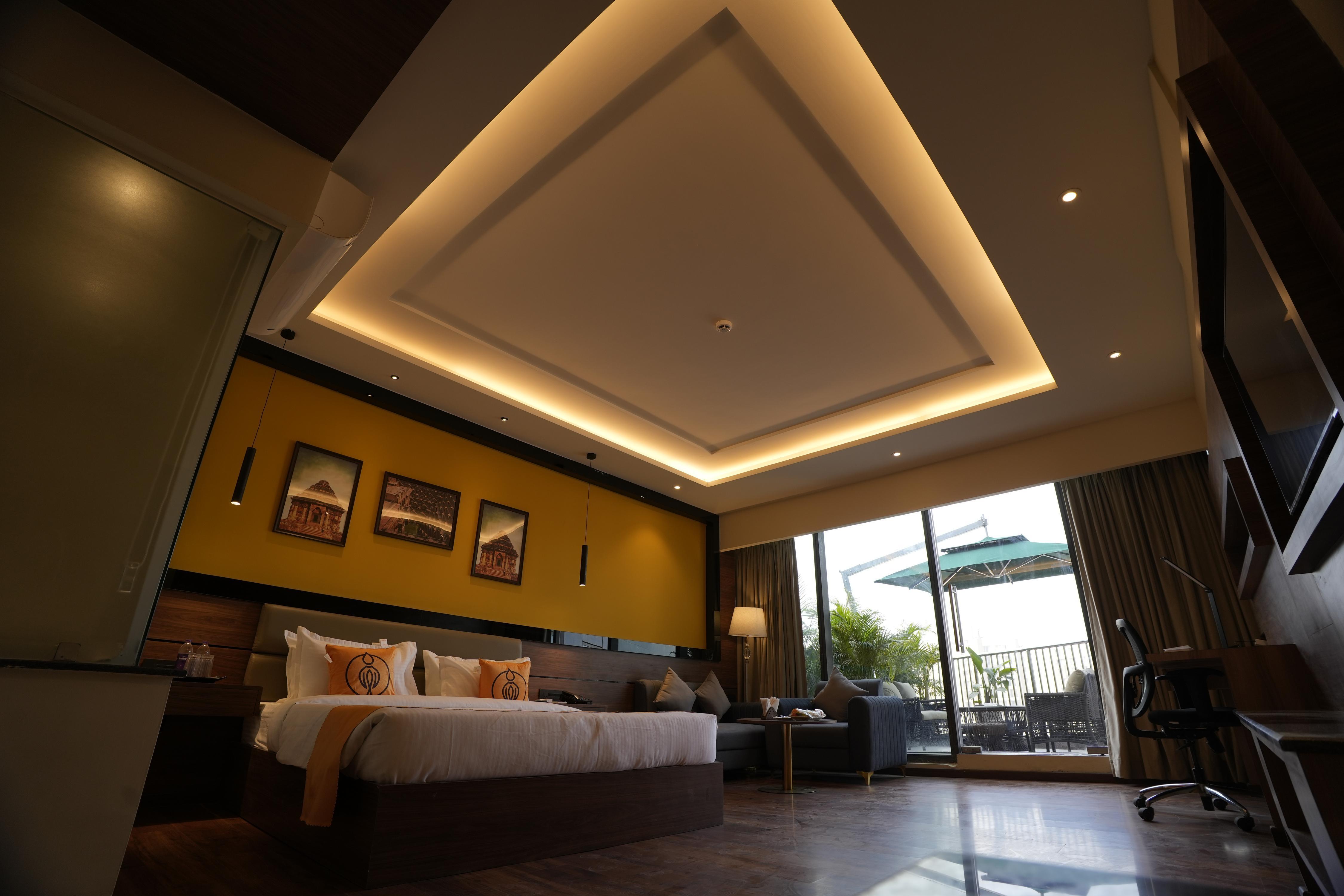 The Murti Hotel & Banquets