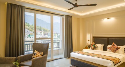 Tripli Hotels Solune Room Type - King Room with Balcony