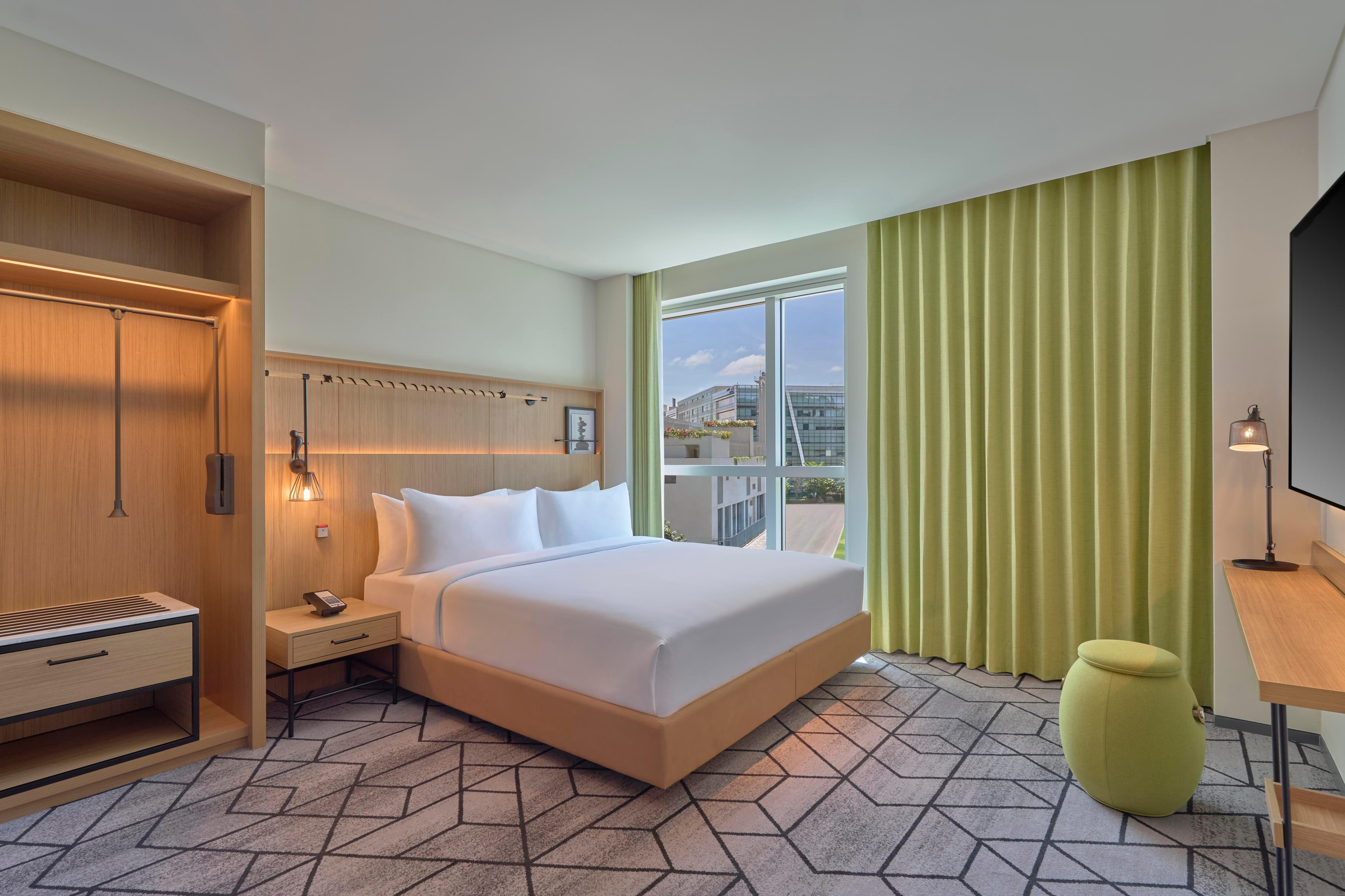 Hilton Garden Inn Embassy TechVillage Outer Ring Road - Tap to explore photos