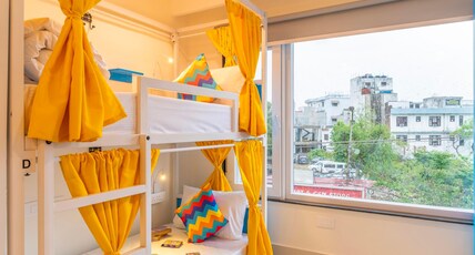goSTOPS Plus Katra Room Type - Bed in 4 Bed Mixed Dormitory AC Room with Ensuite Bathroom B Block