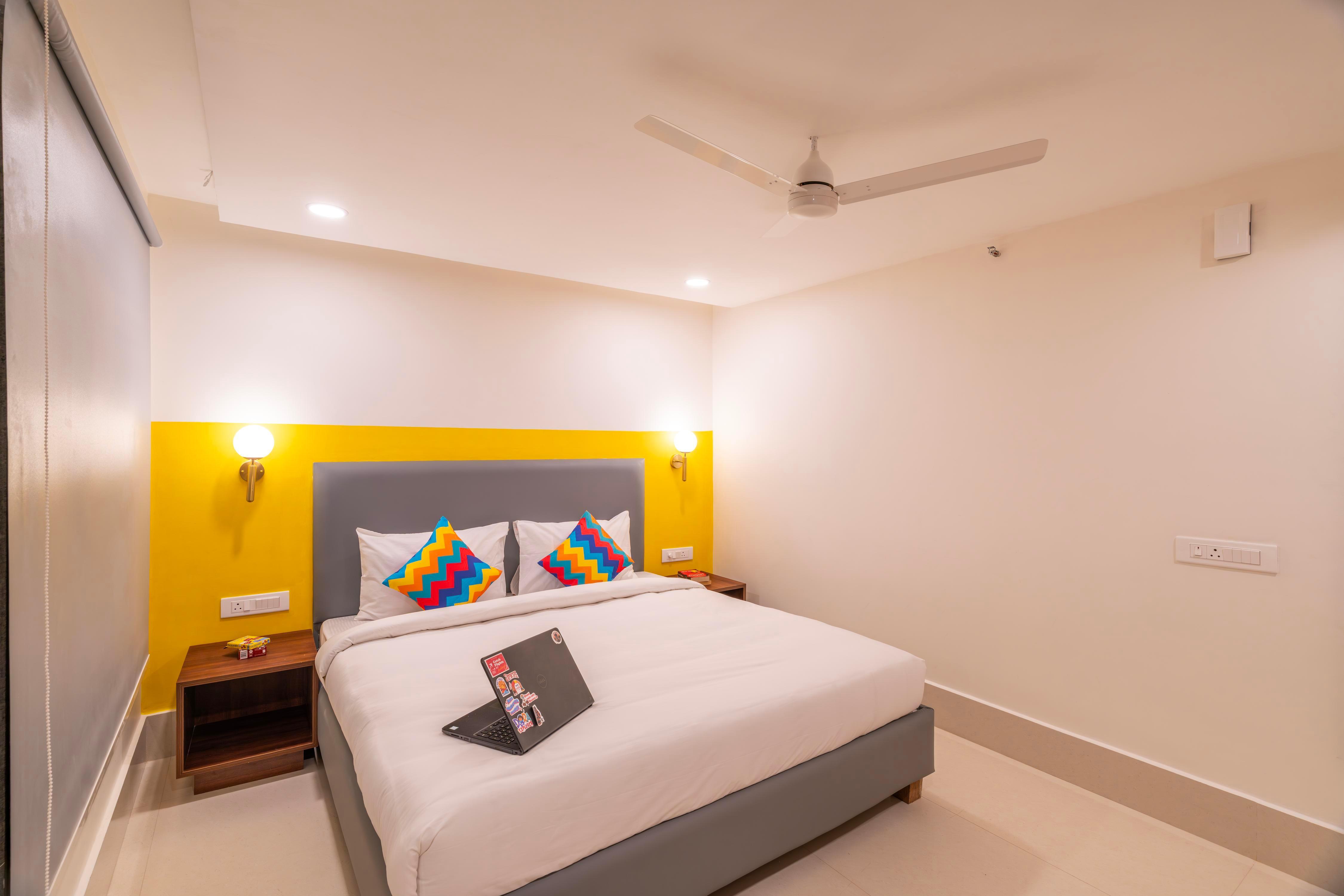 goSTOPS Plus Katra Room Type - Deluxe Private A/C Room with Ensuite Bathroom