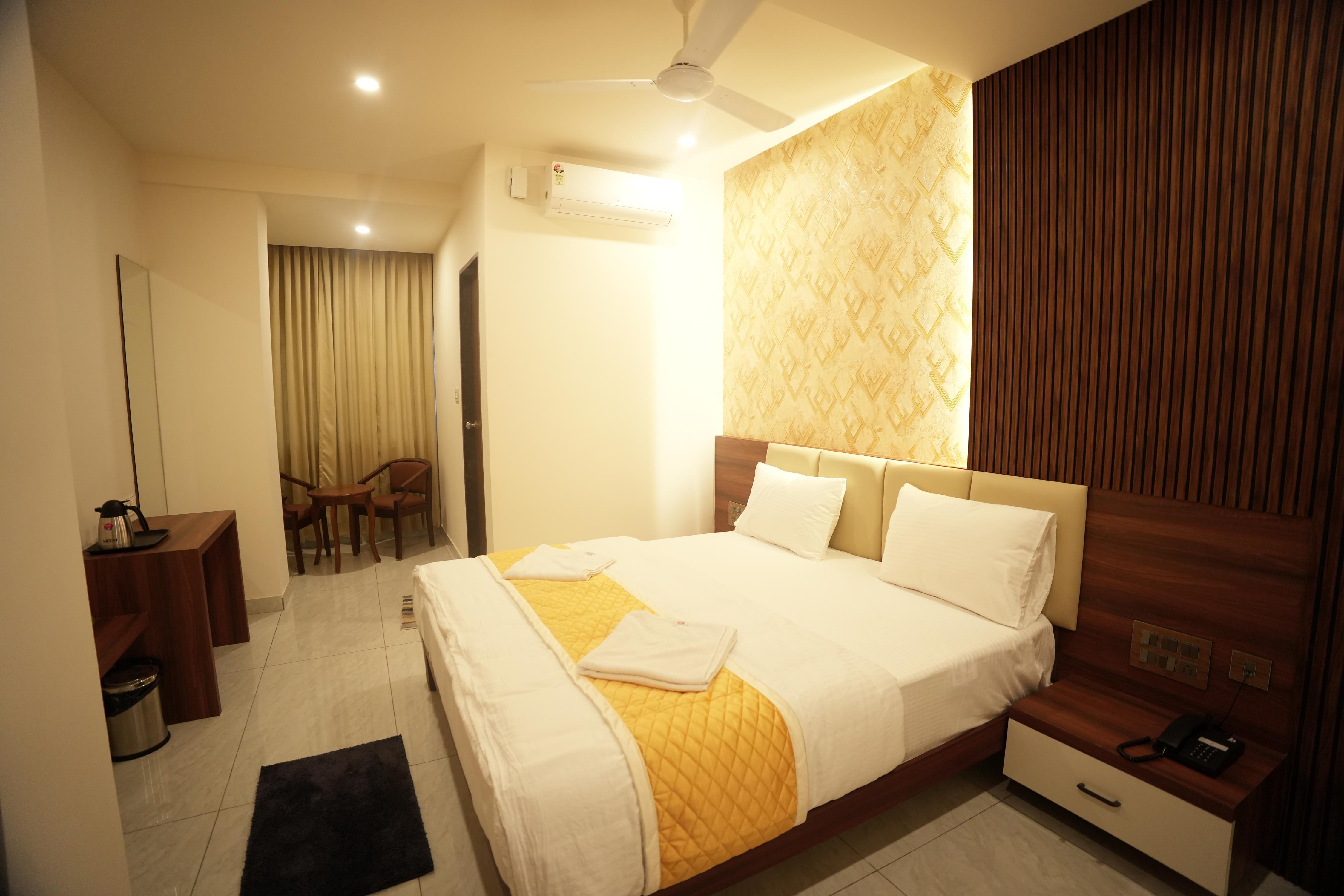Manasa Comforts Boarding and Lodging - Tap to explore photos