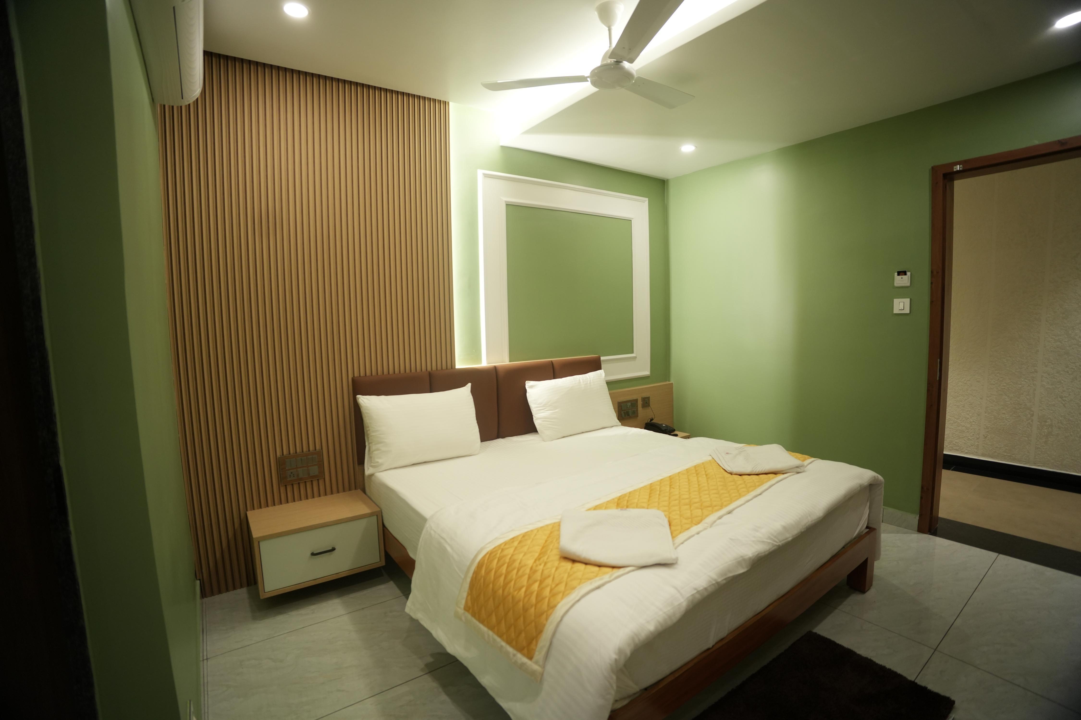 Manasa Comforts Boarding and Lodging Room Type - DELUXE ROOM NON A C