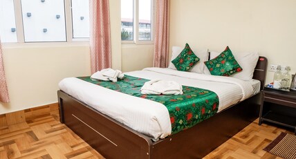 Muscatel Stays - Karmaz Kanchenjunga View @ Mall Road Room Type - Mahakal - Garden View