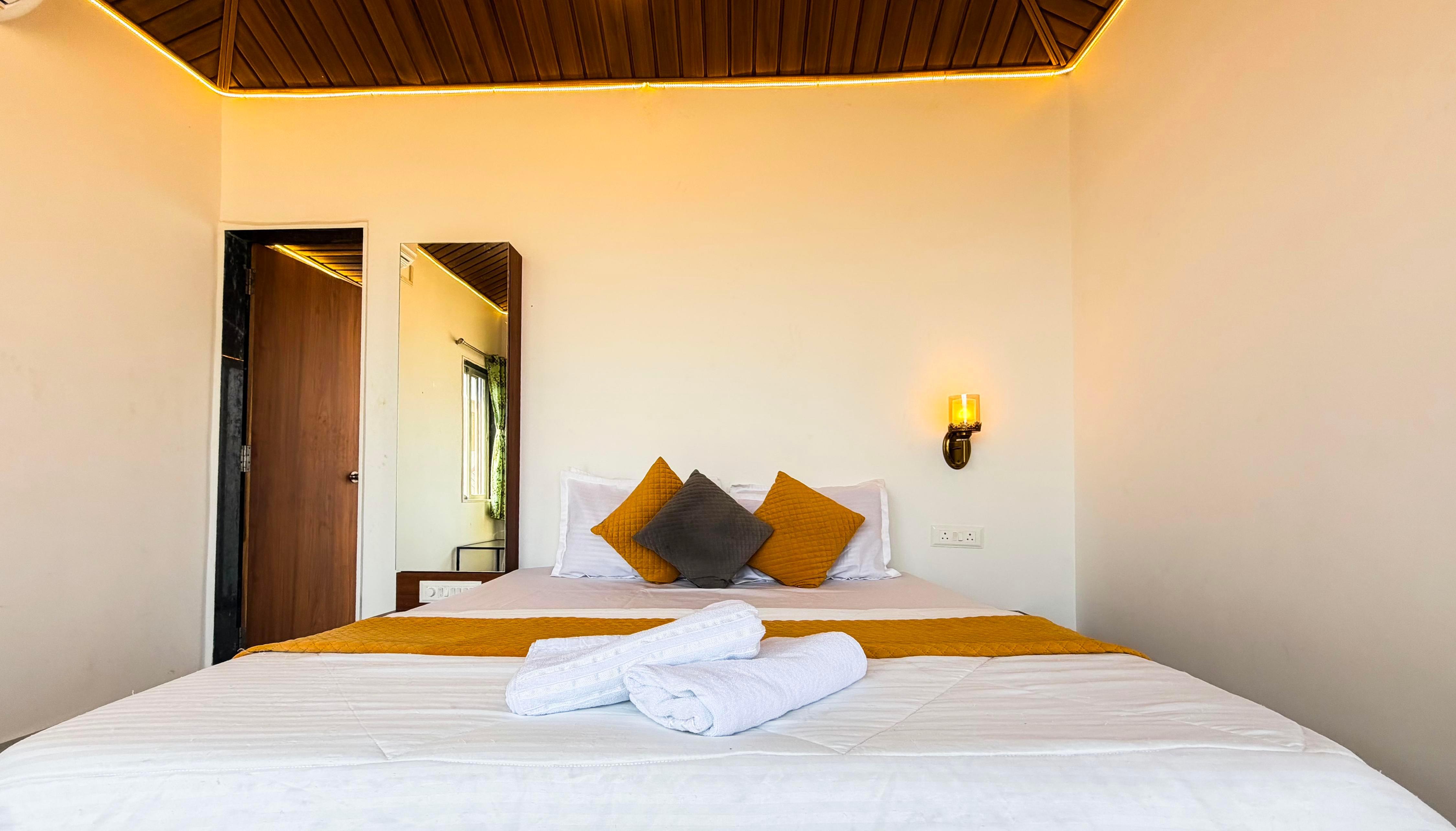 Lake view 1bhk Lake Touch with Jacuzzi by the explorer stays - Tap to explore photos