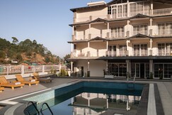 The Alpine- Sports Retreat And Villas