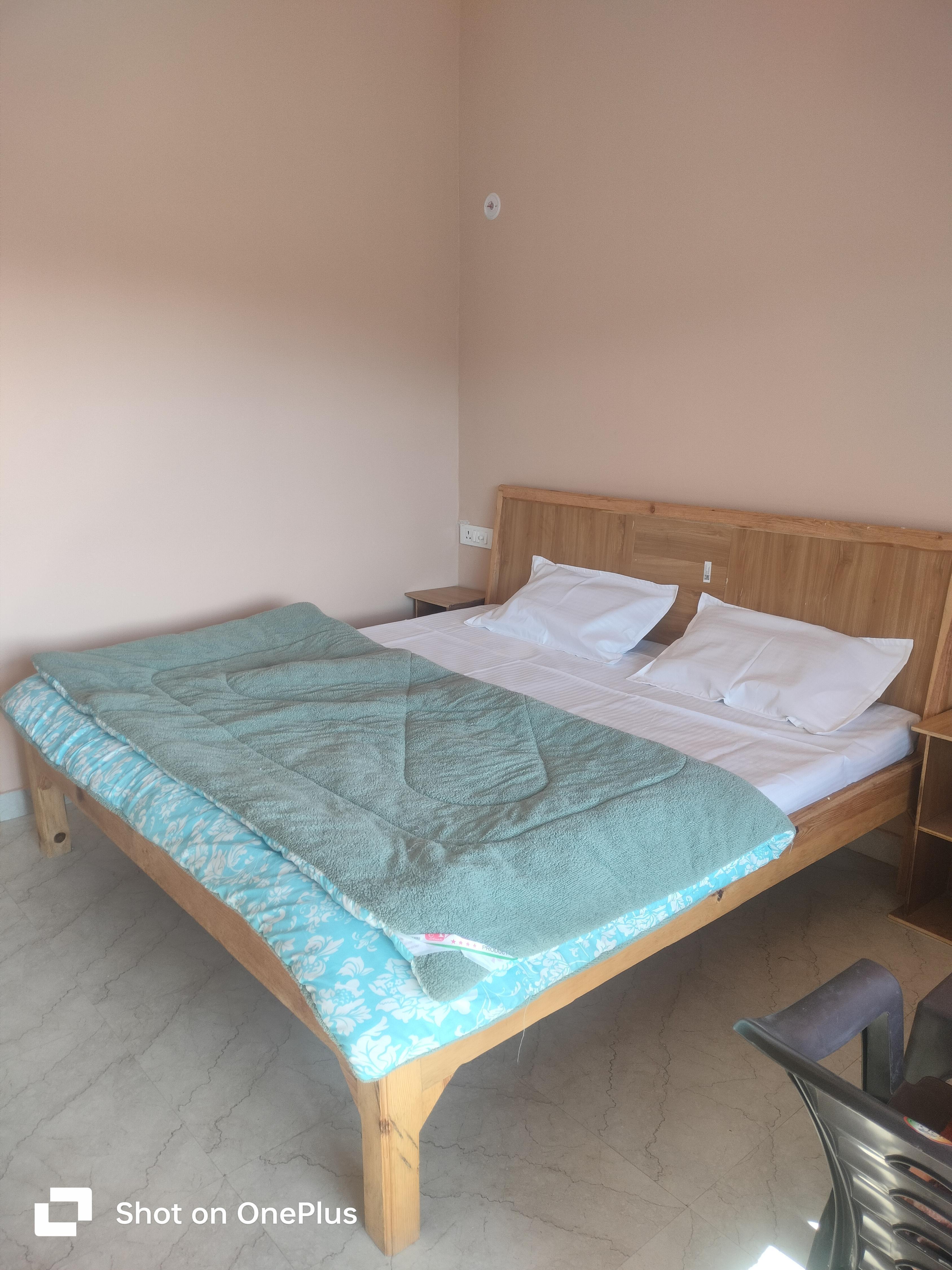 Oo Eja Home Stay - Tap to explore photos