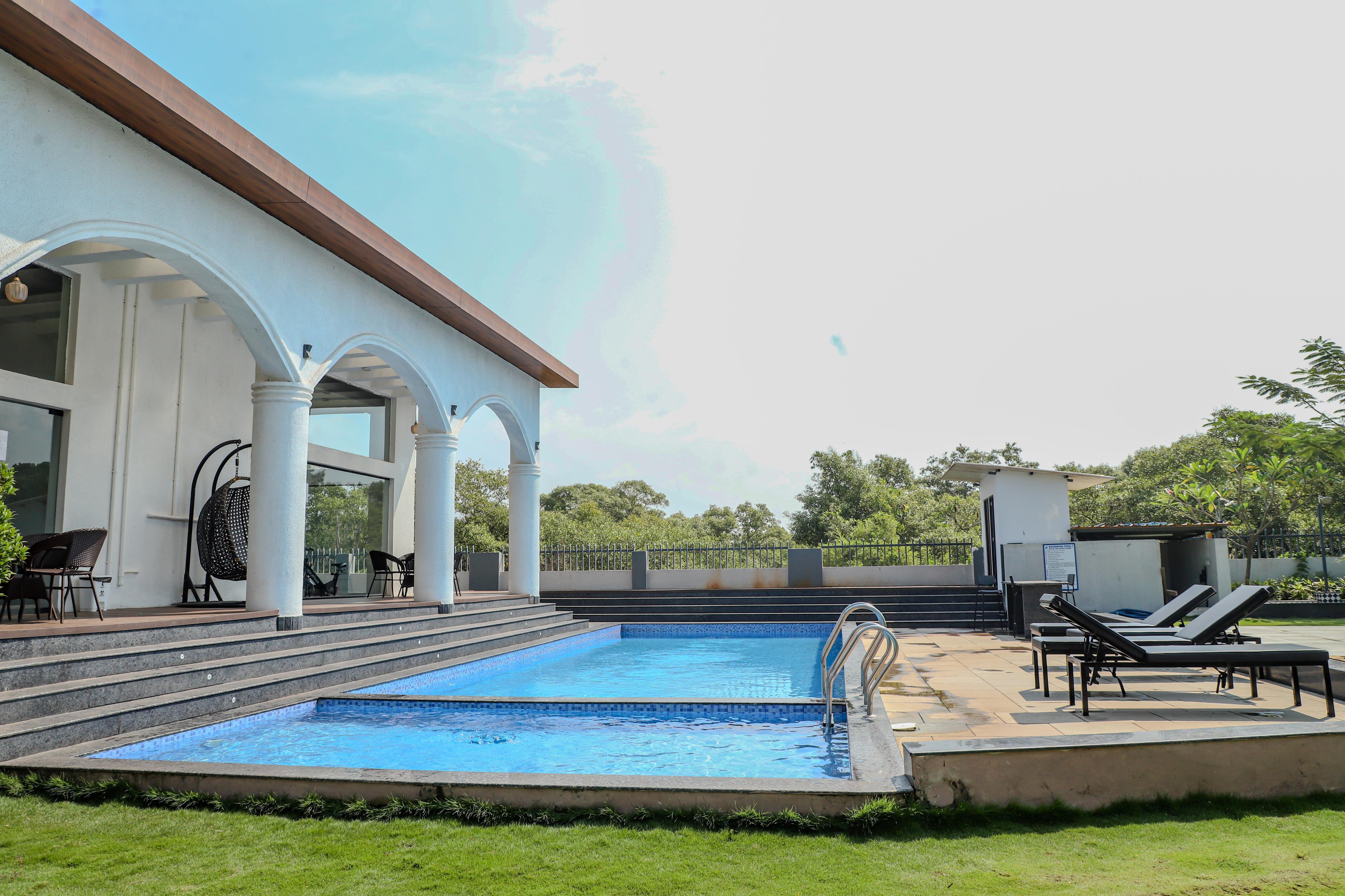 A307- 1 BHK Candolim Retreat with Pool and Kitchen - Tap to explore photos
