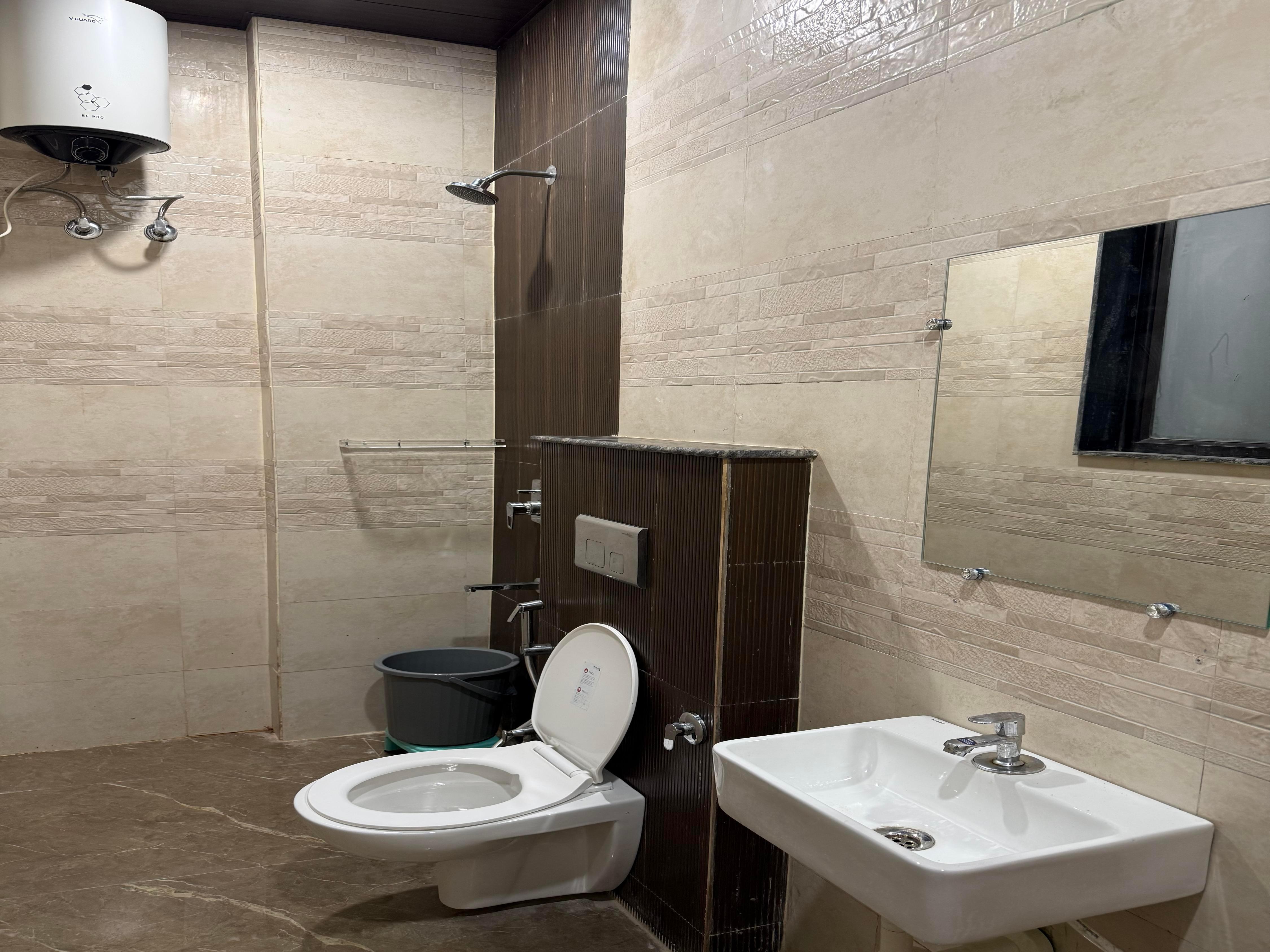 Krishnam Home Stay & Rooms - Tap to explore photos