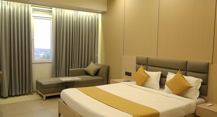 Sarju Palace Room Type - Deluxe Double Bed Side Sea View