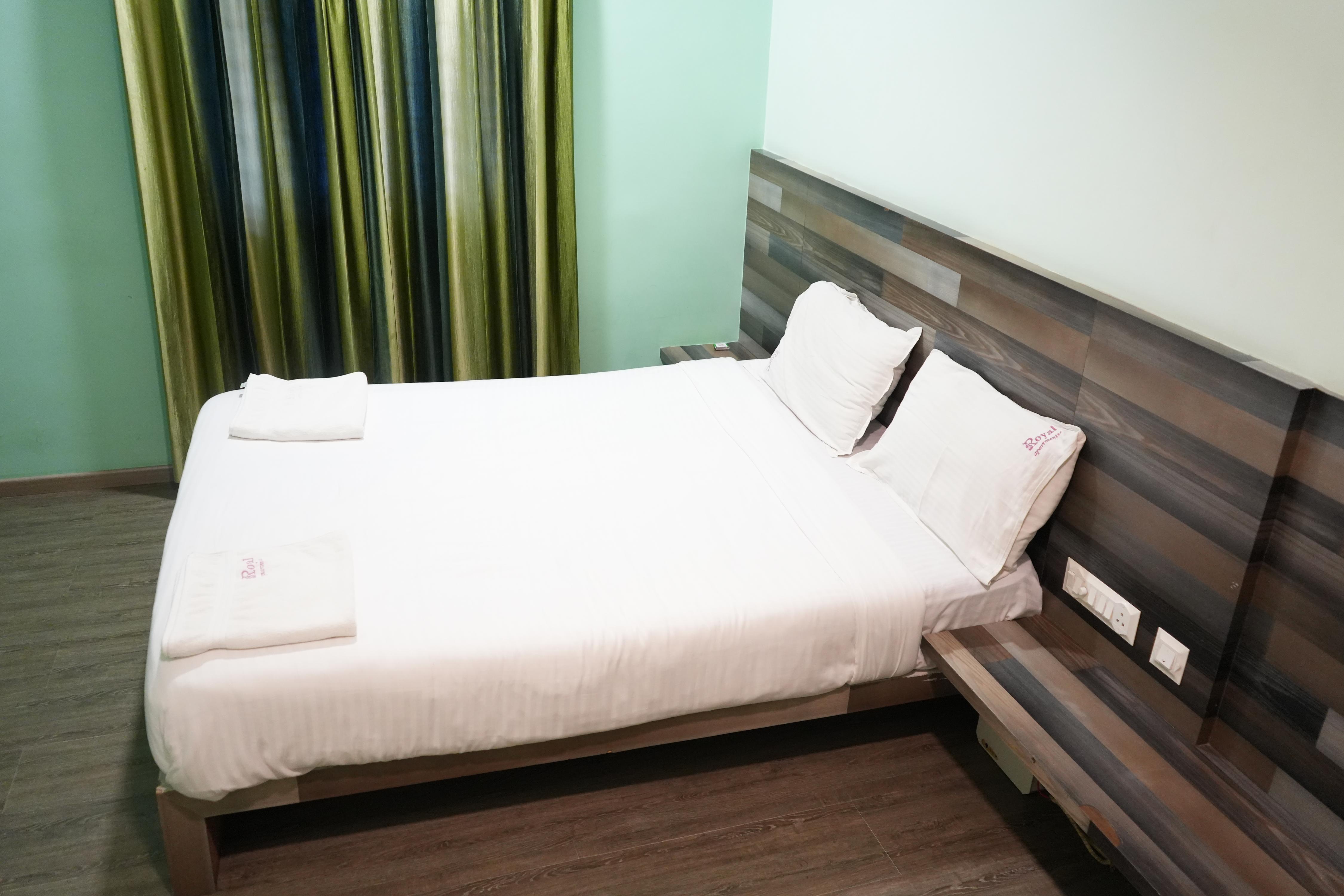 Royal Rooms & Apartmentts