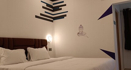 Raj bavan Room Type - Deluxe Room 3