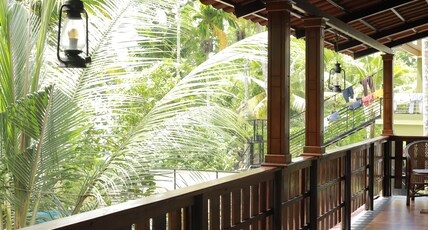 Lakefront Beach Homes Room Type - King Suite with Balcony