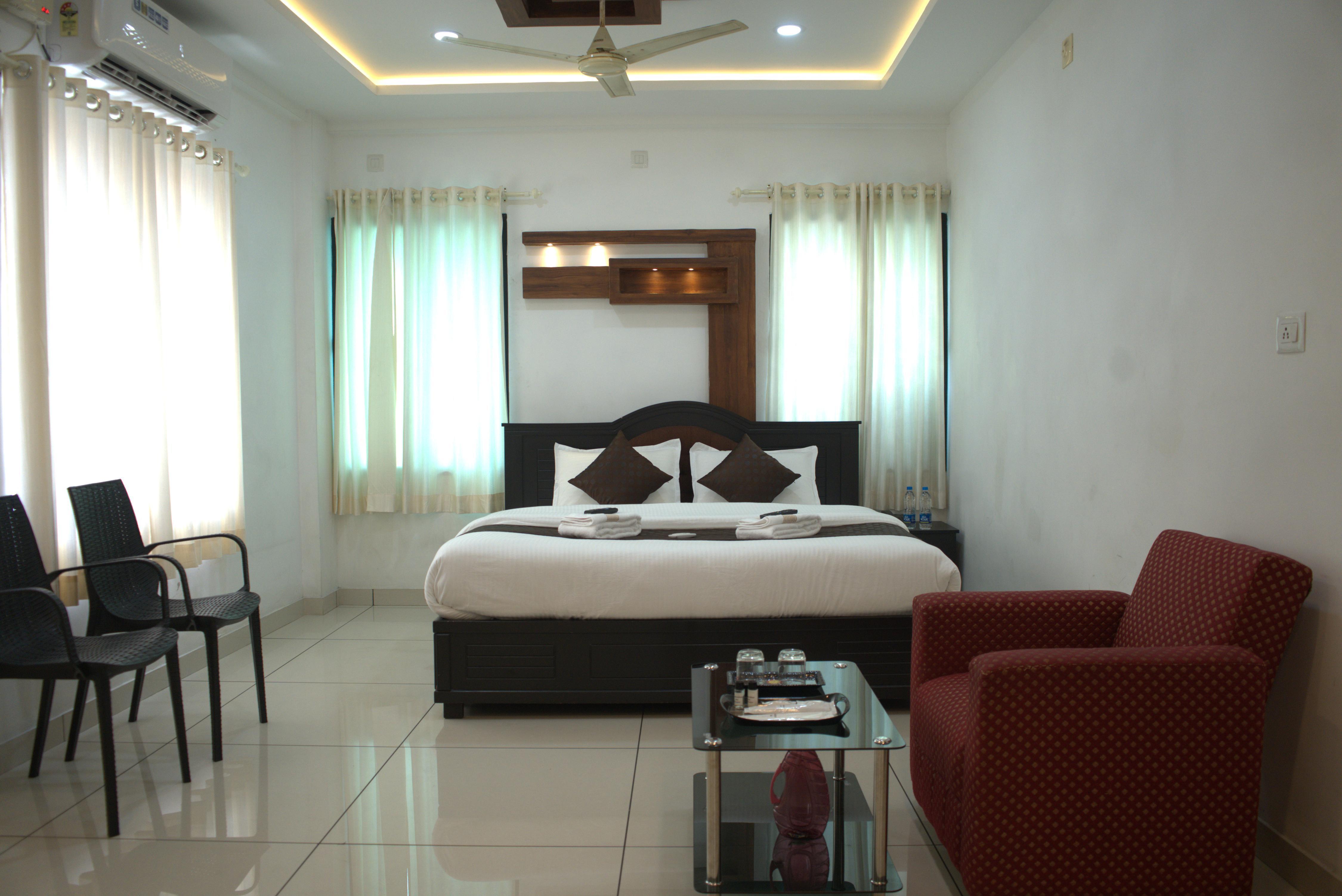 SREEKRISHNA TOURIST HOME - Tap to explore photos