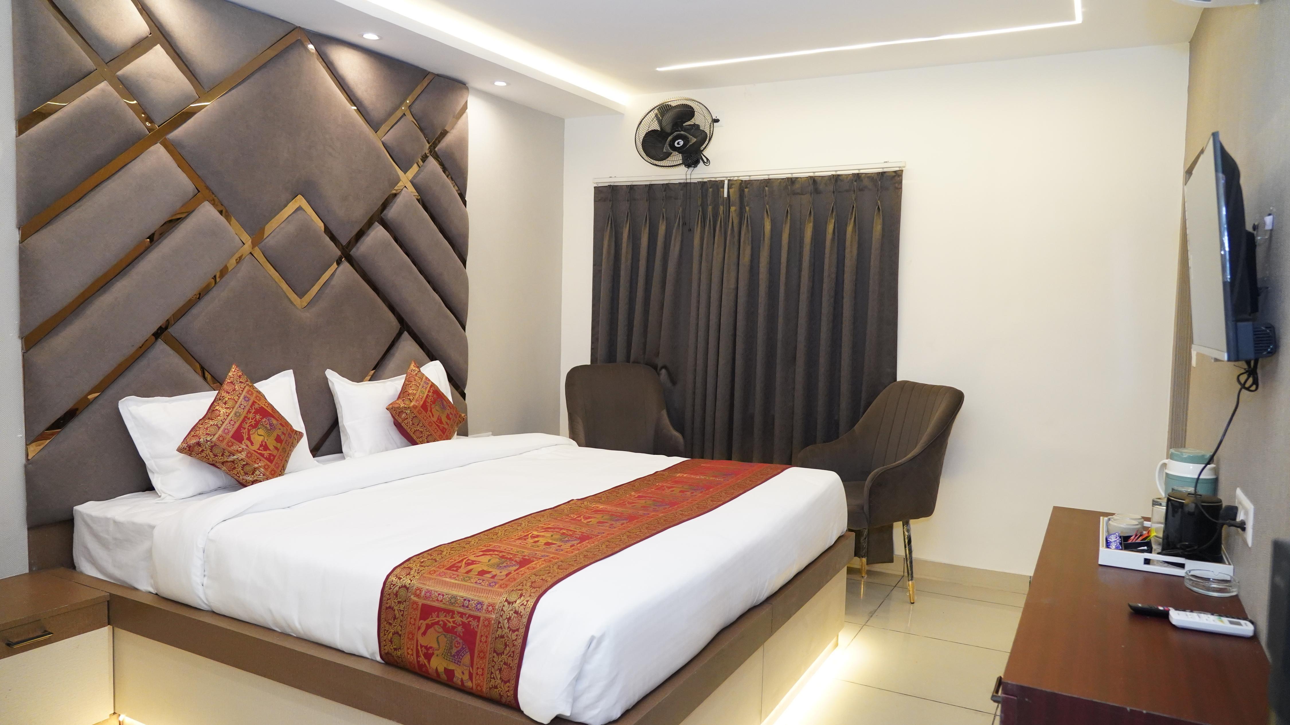 Awadh Regency Room Type - Delux Room