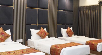 Awadh Regency Room Type - Deluxe triple room
