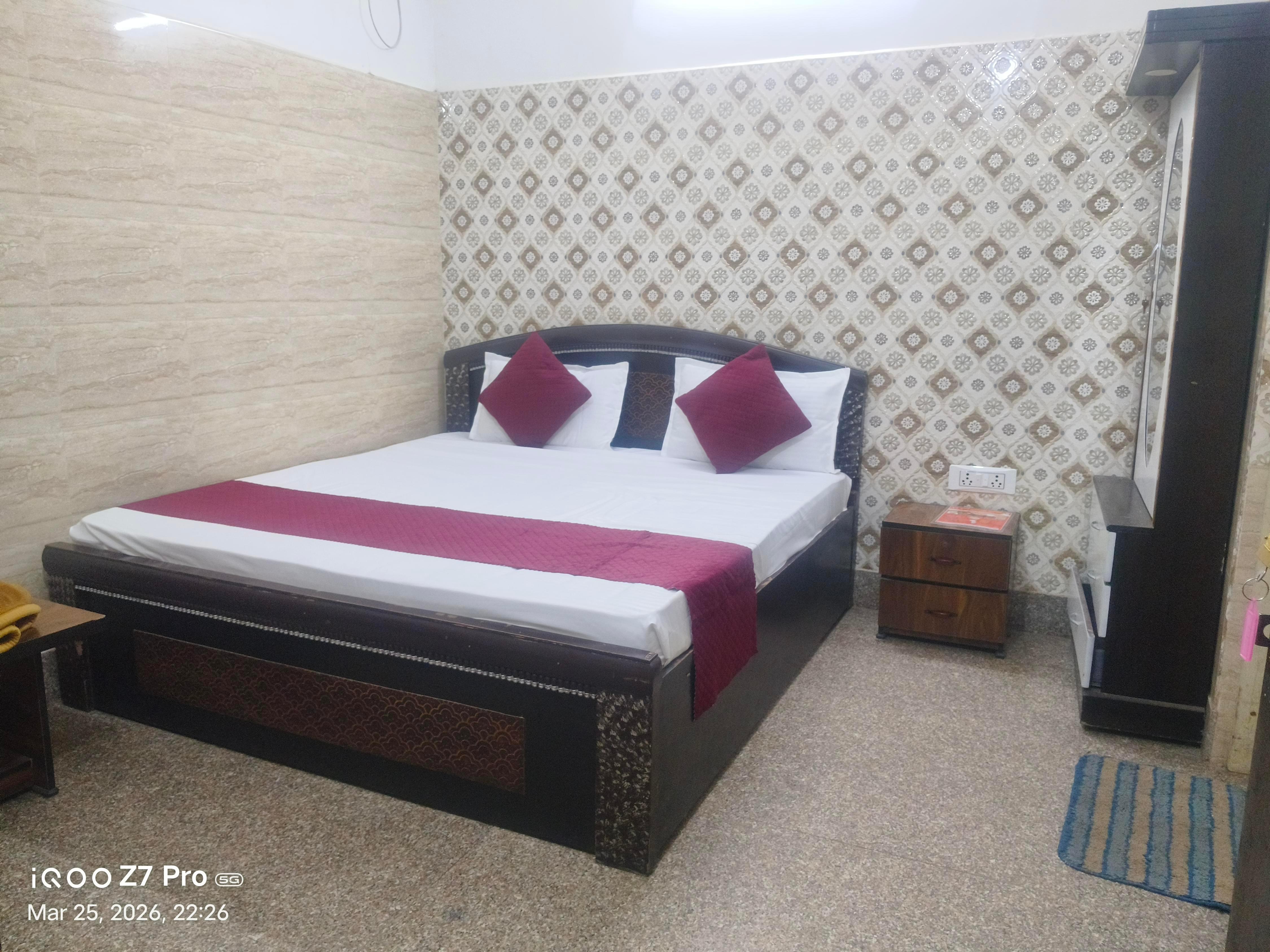 GURU KRAPA DHAM Room Type - Bedroom 114