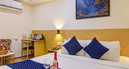 Hotel BluSky Anand Vihar By GreySky Group Room Type - Premium Room with Work Desk Hotel BluSky Anand Vihar By GreySky Group Room Type - Premium Room with Work Desk