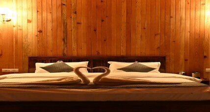 Valley View Retreat Stays Room Type - Premium Wooden Suite Room