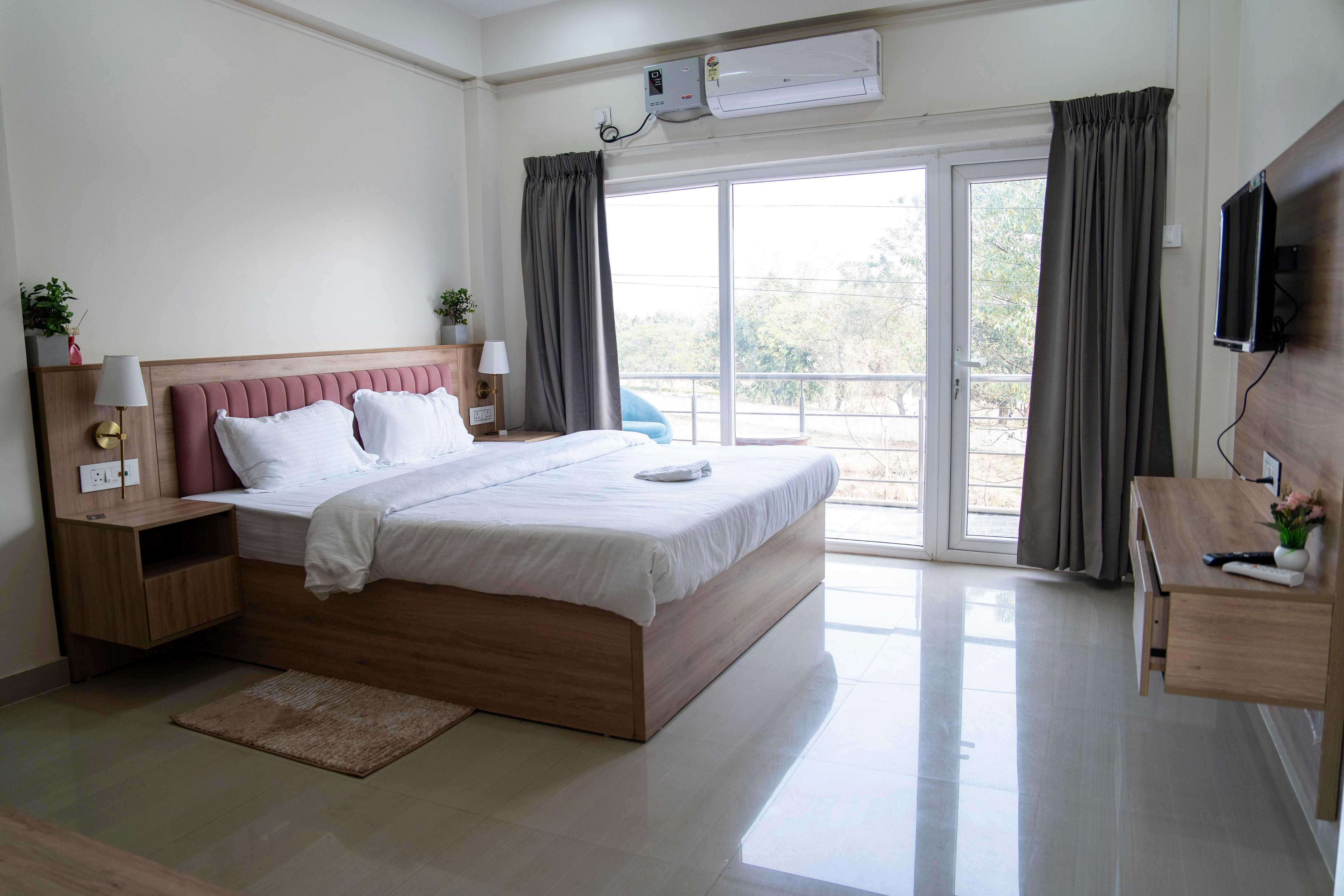 Nijom Residency Hotel Room Type - Executive Room with Balcony