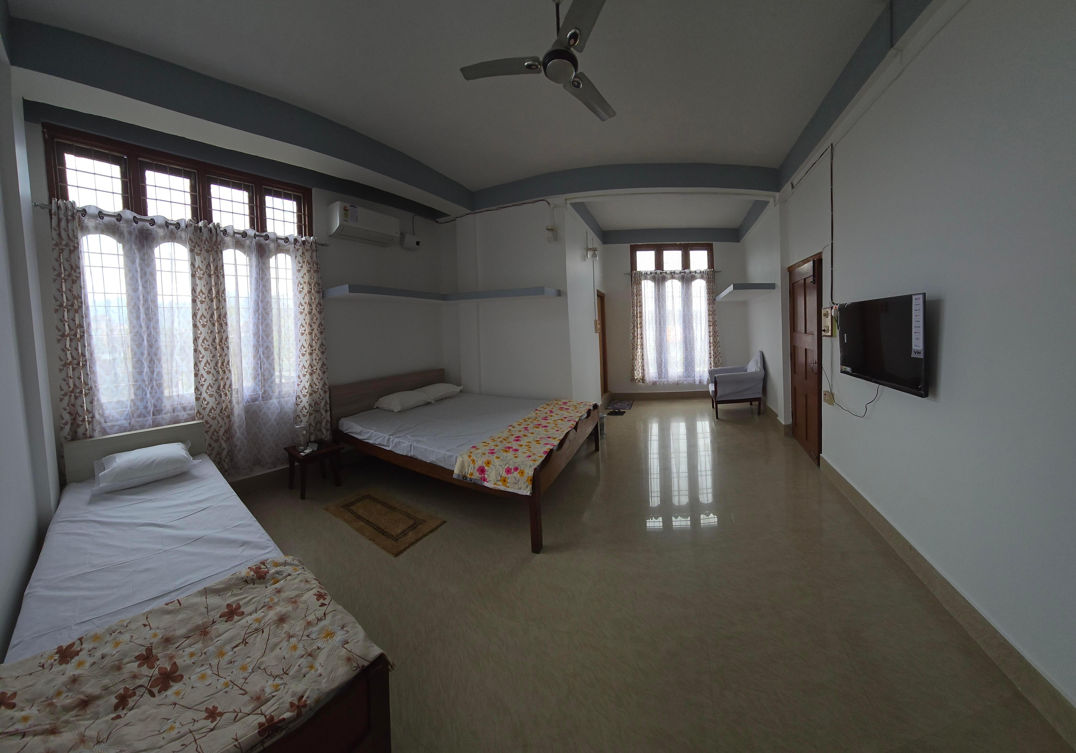 PNG HOMESTAY Room Type - Deluxe Room Ac 1
