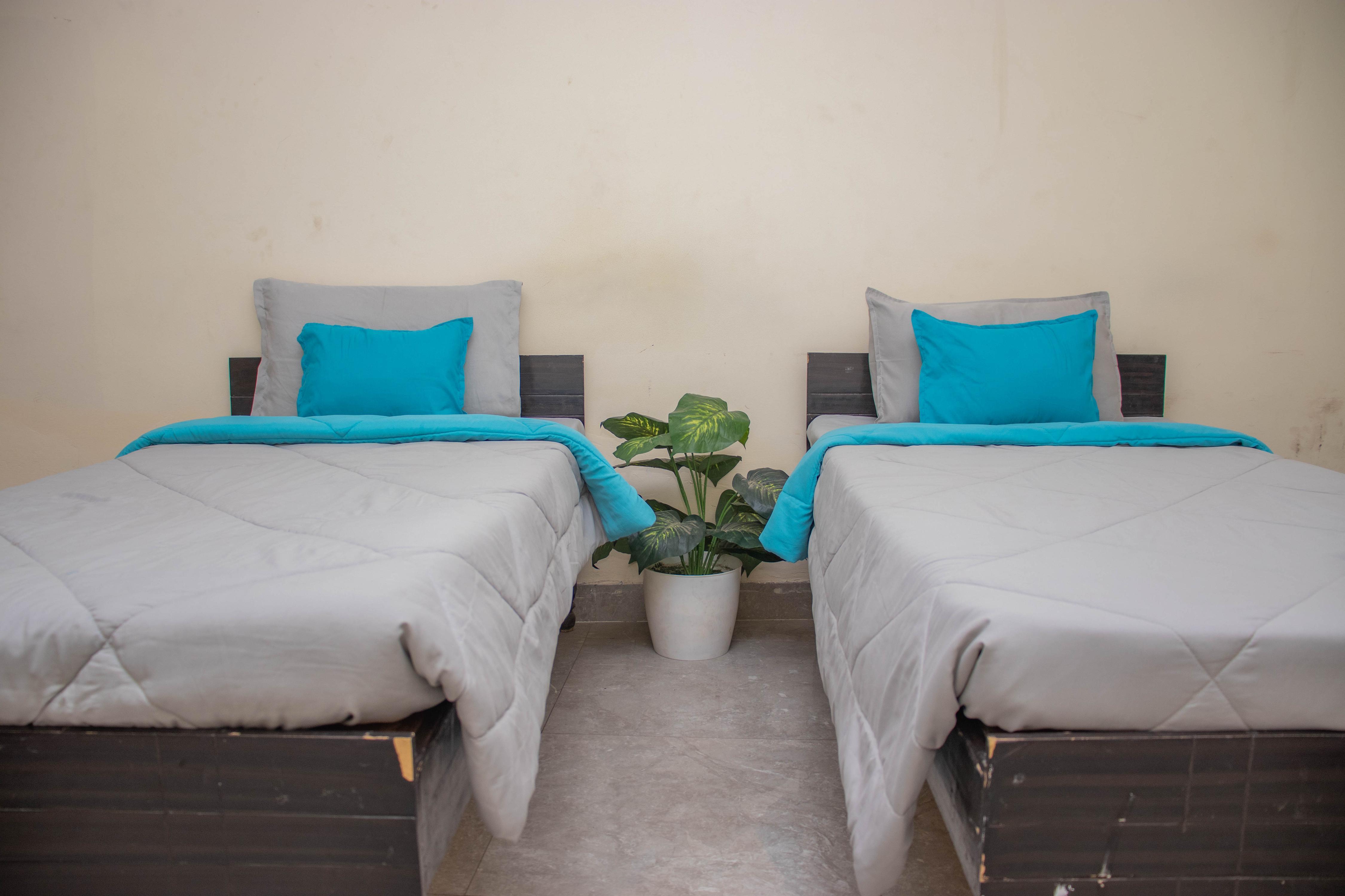 Z Express Legend Room Type - Standard Twin