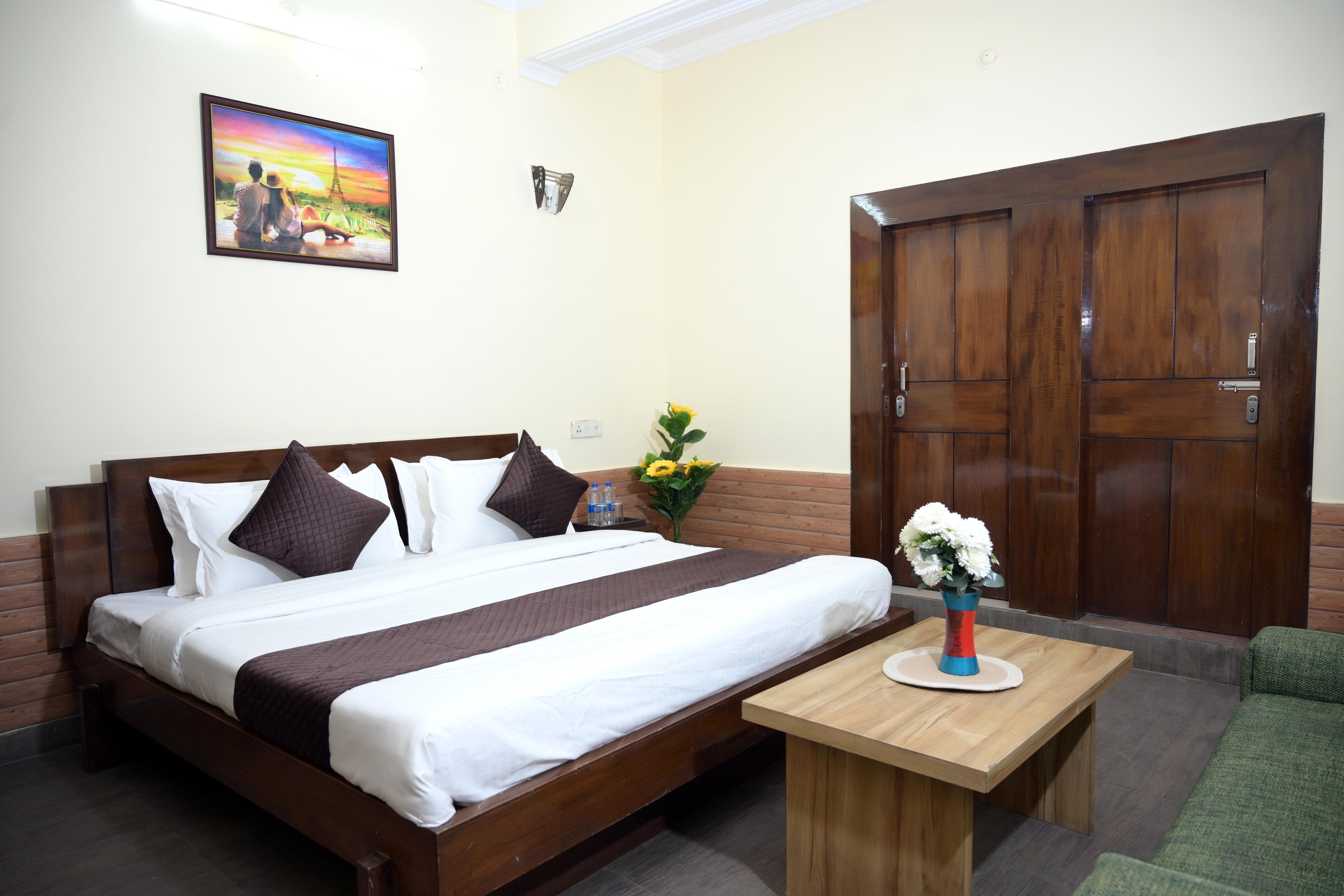 Panch Aarohan Hotel King - Tap to explore photos