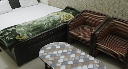 PR Guest House Room Type - Deluxe Room Triple Bed