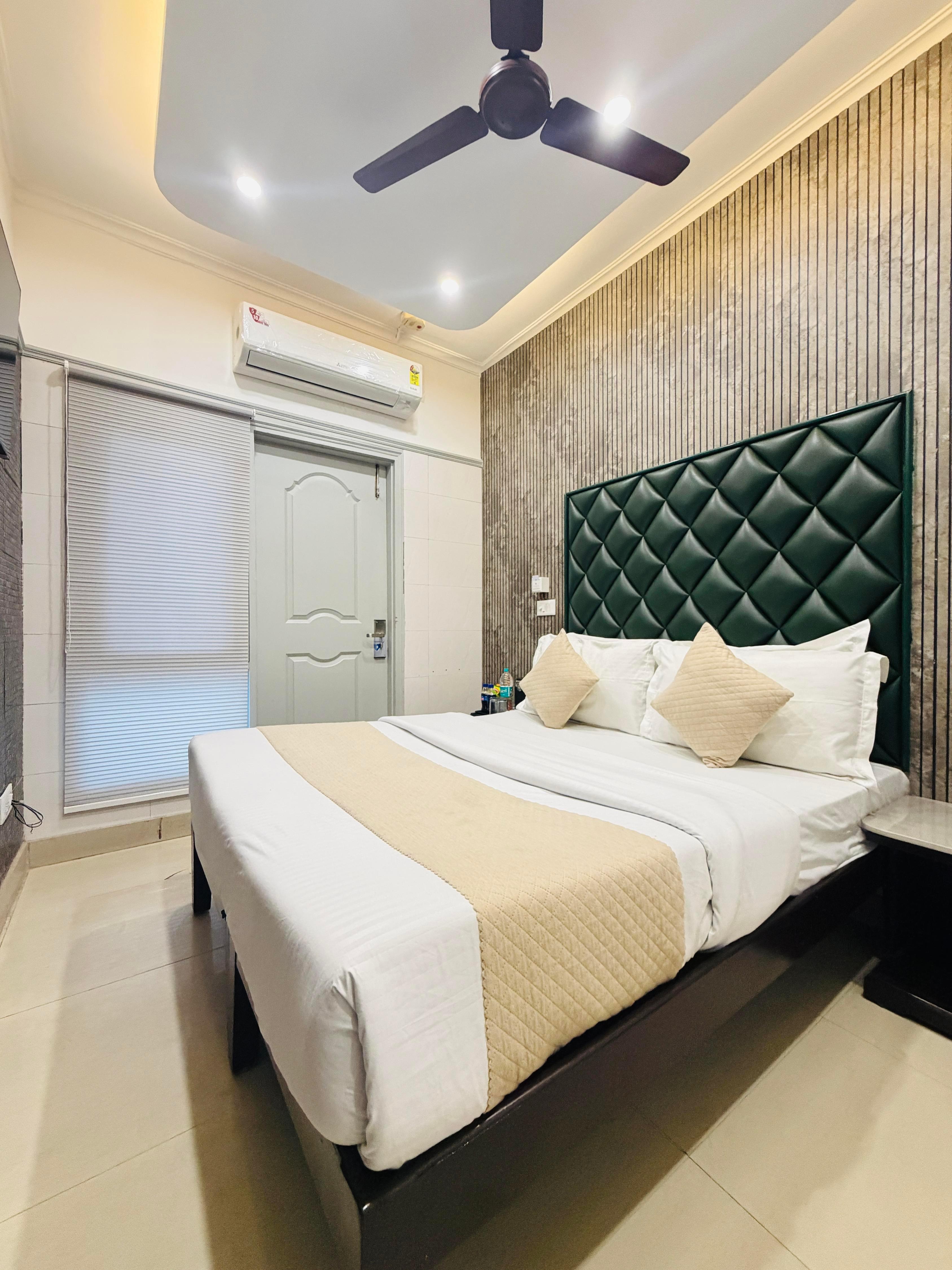 Hotel Satwah Near Nizamuddin Railway Station by TRIINDIA Hospitality - Tap to explore photos