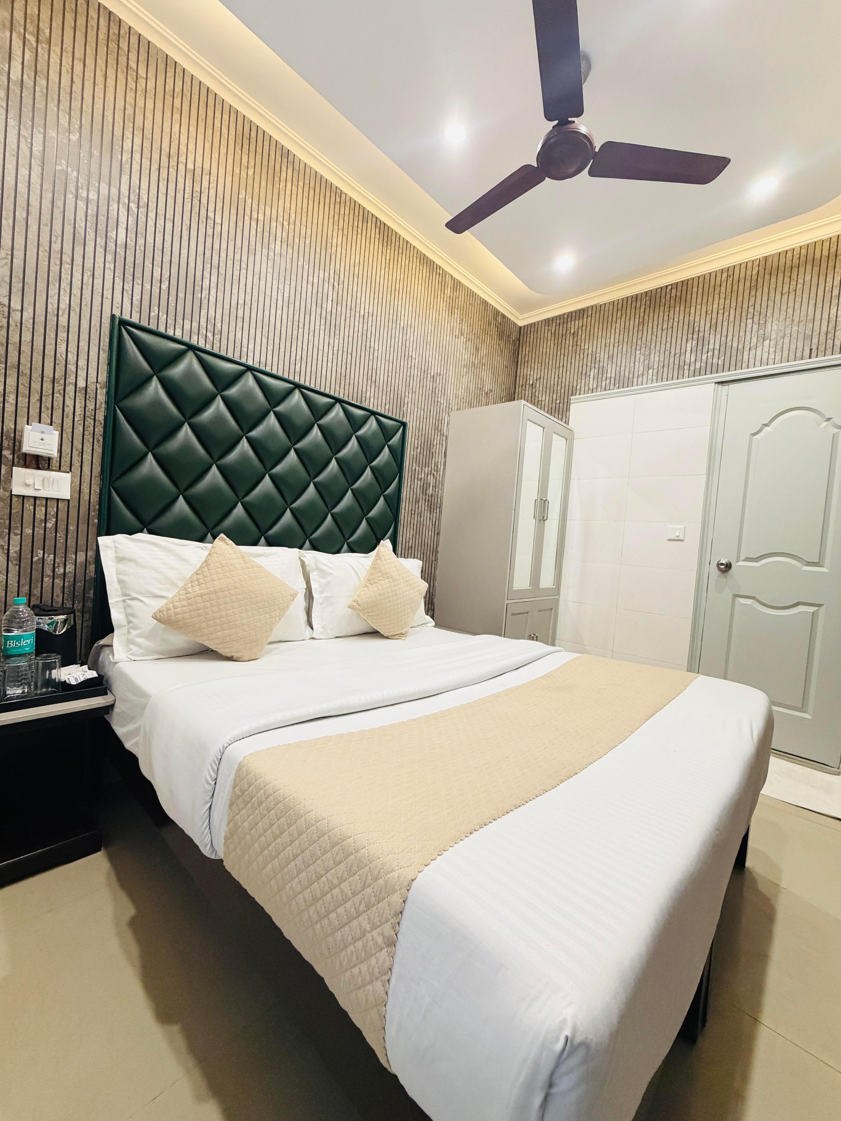 Hotel Satwah Near Nizamuddin Railway Station by TRIINDIA Hospitality - Tap to explore photos