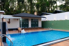 Alaya Stay Twisted Tree Together Villa with Pool & Restaurant