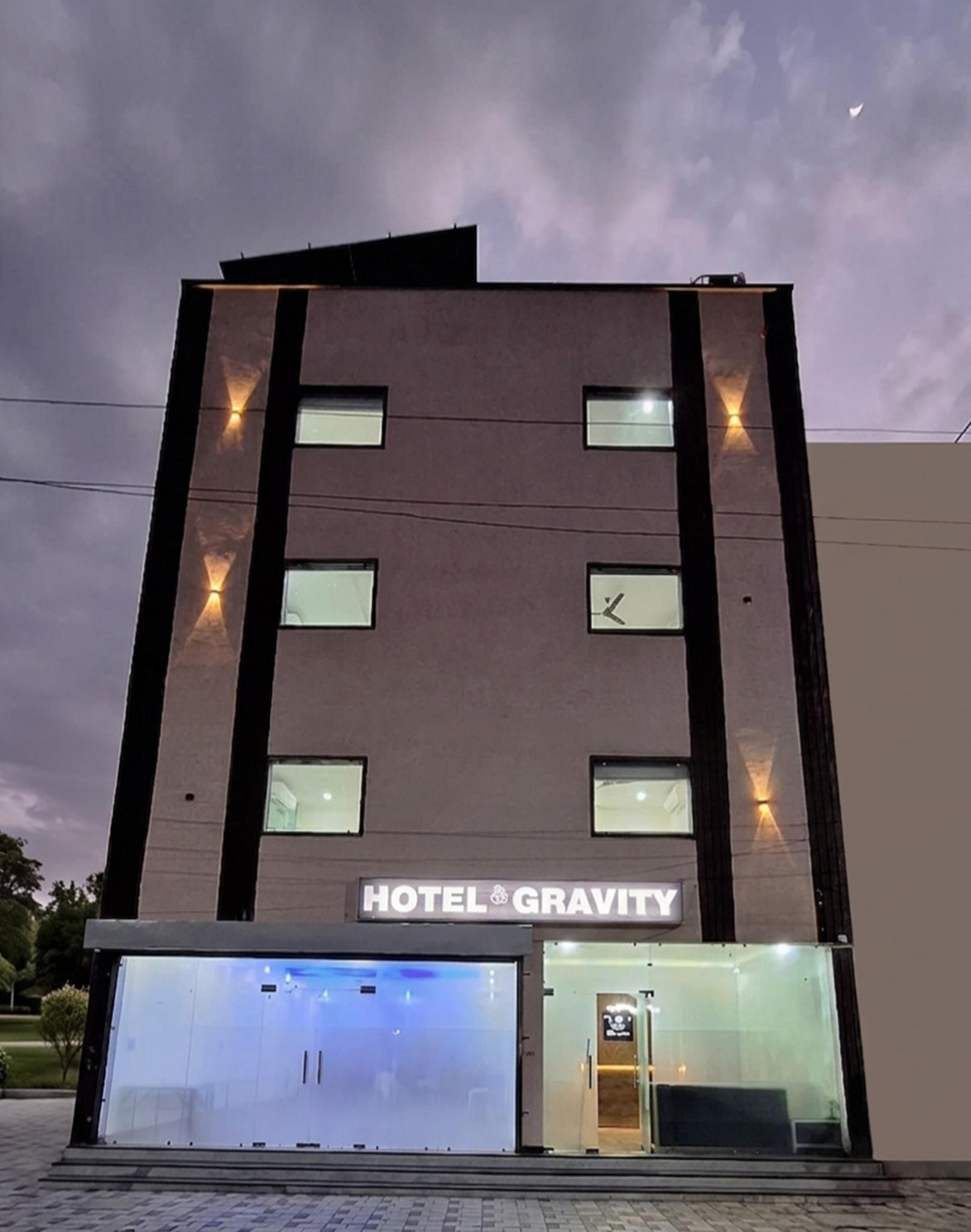 Hotel Gravity - Tap to explore photos