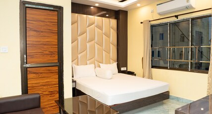 Mahabhoj Hotel & Restaurant Room Type - Super Deluxe Double Bed With Window Sea View