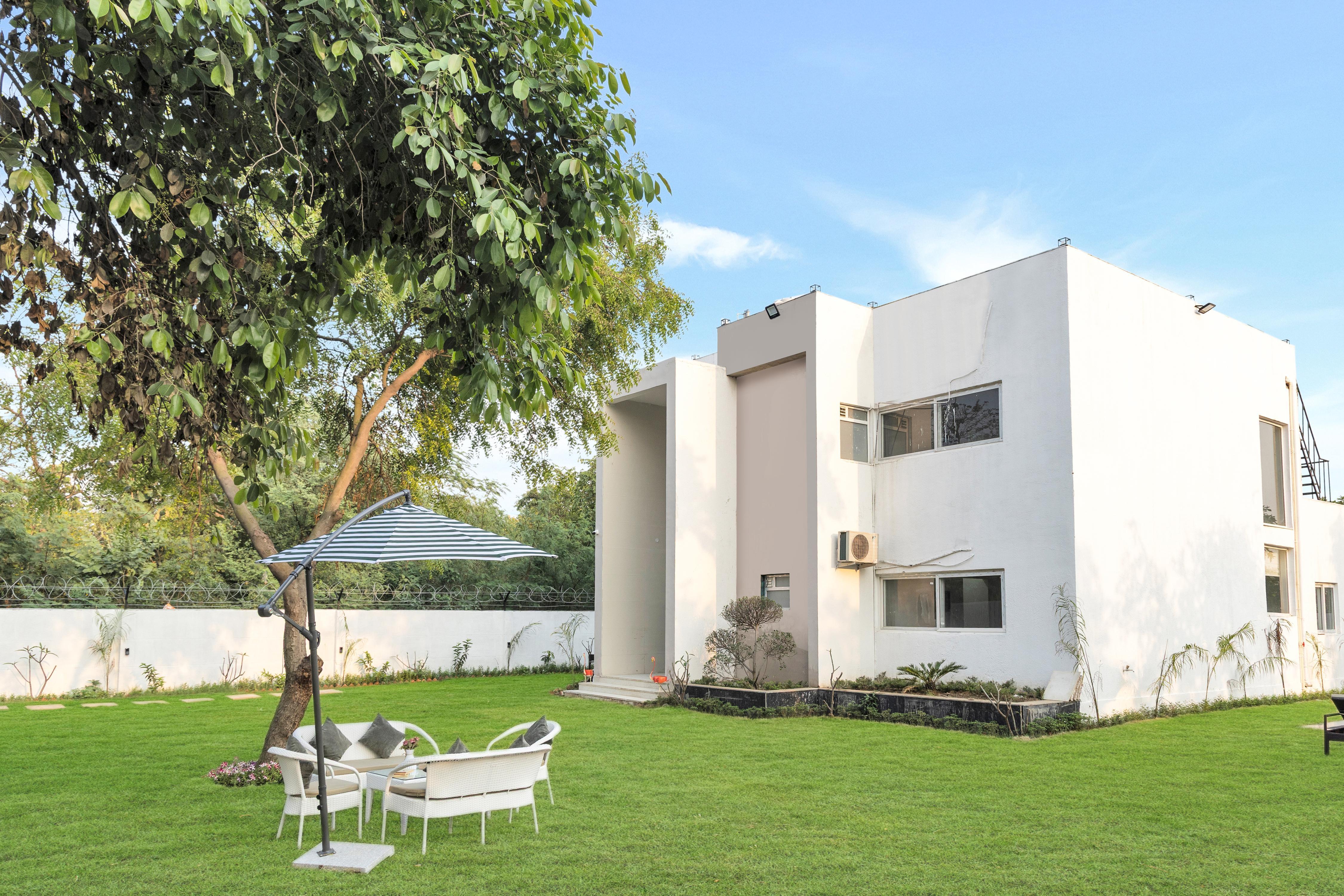 Alaya Stays Ratikara Ullaas 2 BHK with Pvt Pool & Pool table