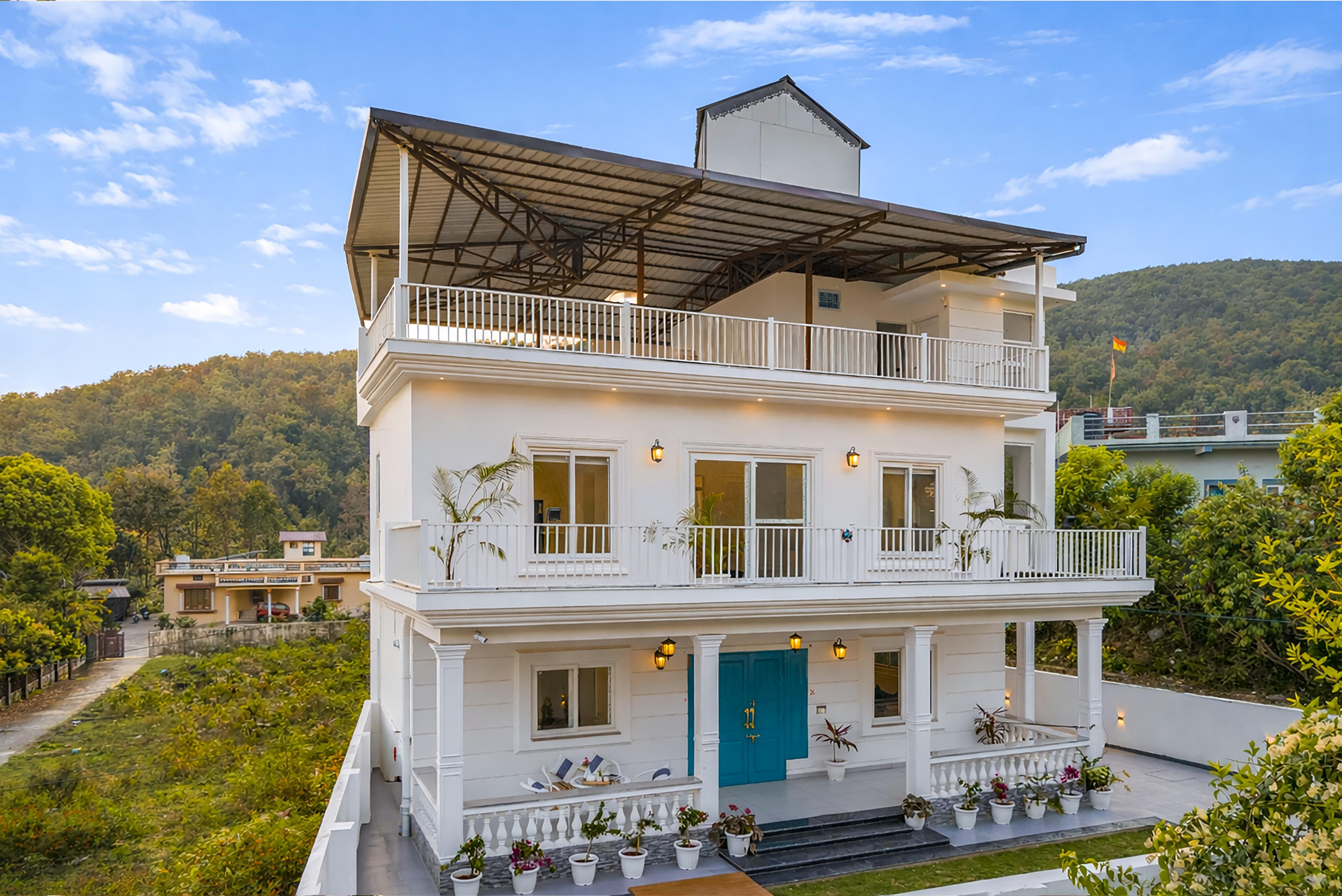 ELIVAAS Kimadi House 4 BHK English Style Villa with Pool