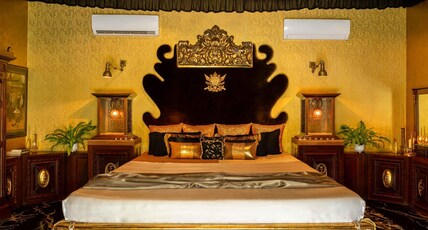 Calizz Room Type - THE GOLD ROOM