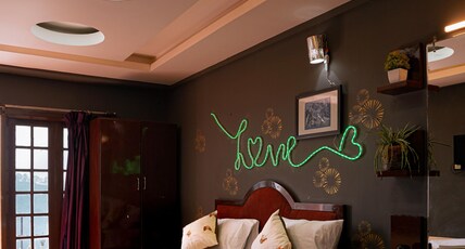 Syntilla Nakshatra Kodai Gate Room Type - Honeymoon Suite with Balcony (Mountain View) Syntilla Nakshatra Kodai Gate Room Type - Honeymoon Suite with Balcony (Mountain View)