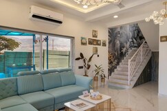 Alaya stays Soulskape 4 BHK Villa With Pool , Sit Out and Terrace