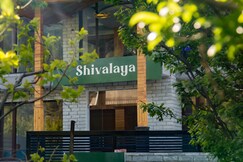 SNOW CITY STAYS-SHIVALAYA - HEATED & AIR COOLED STAY