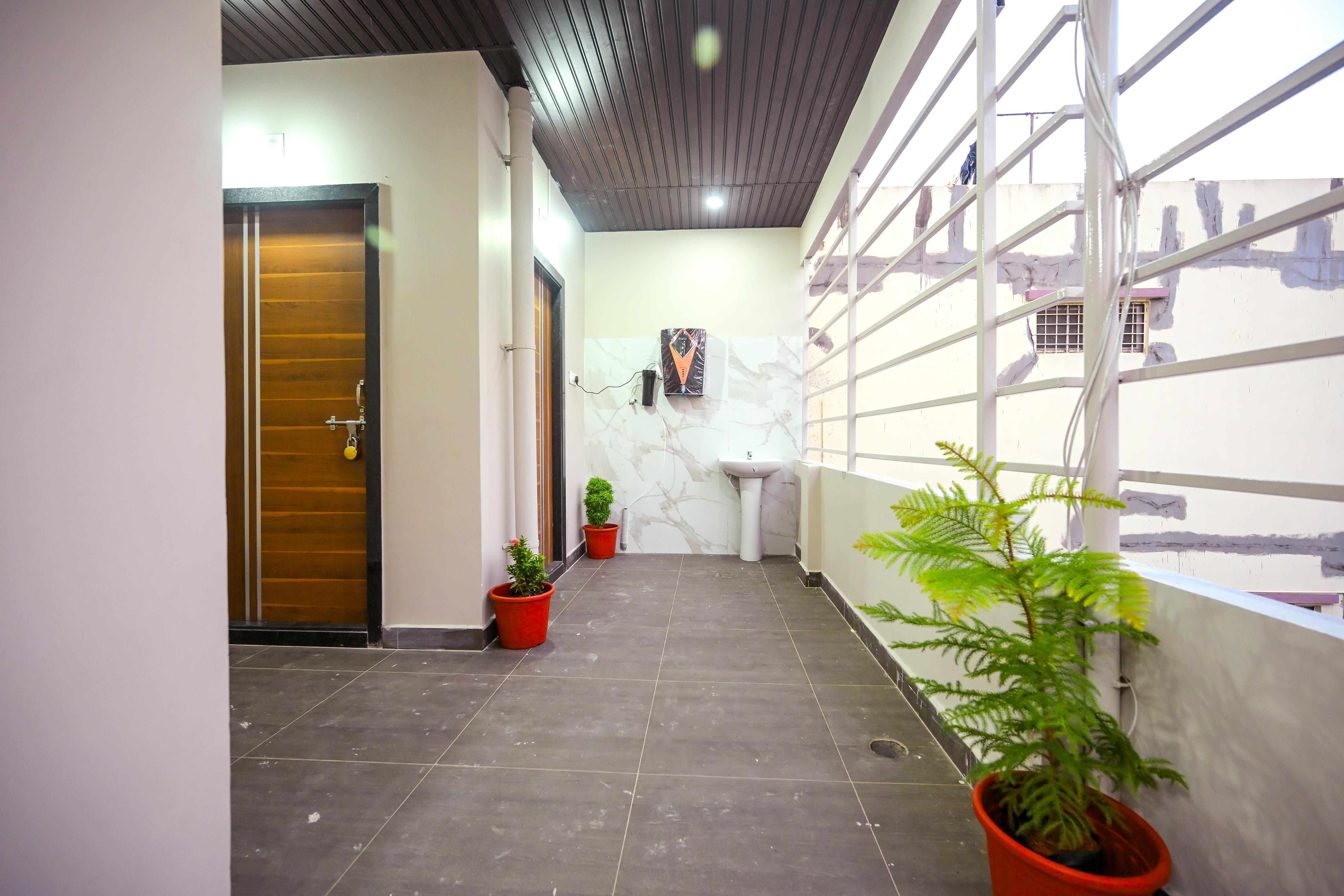Sri Aavasa Homestays - Tap to explore photos