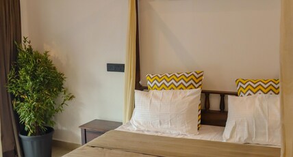 Sapphire Sand Resort Room Type - Luxury Room with pool view
