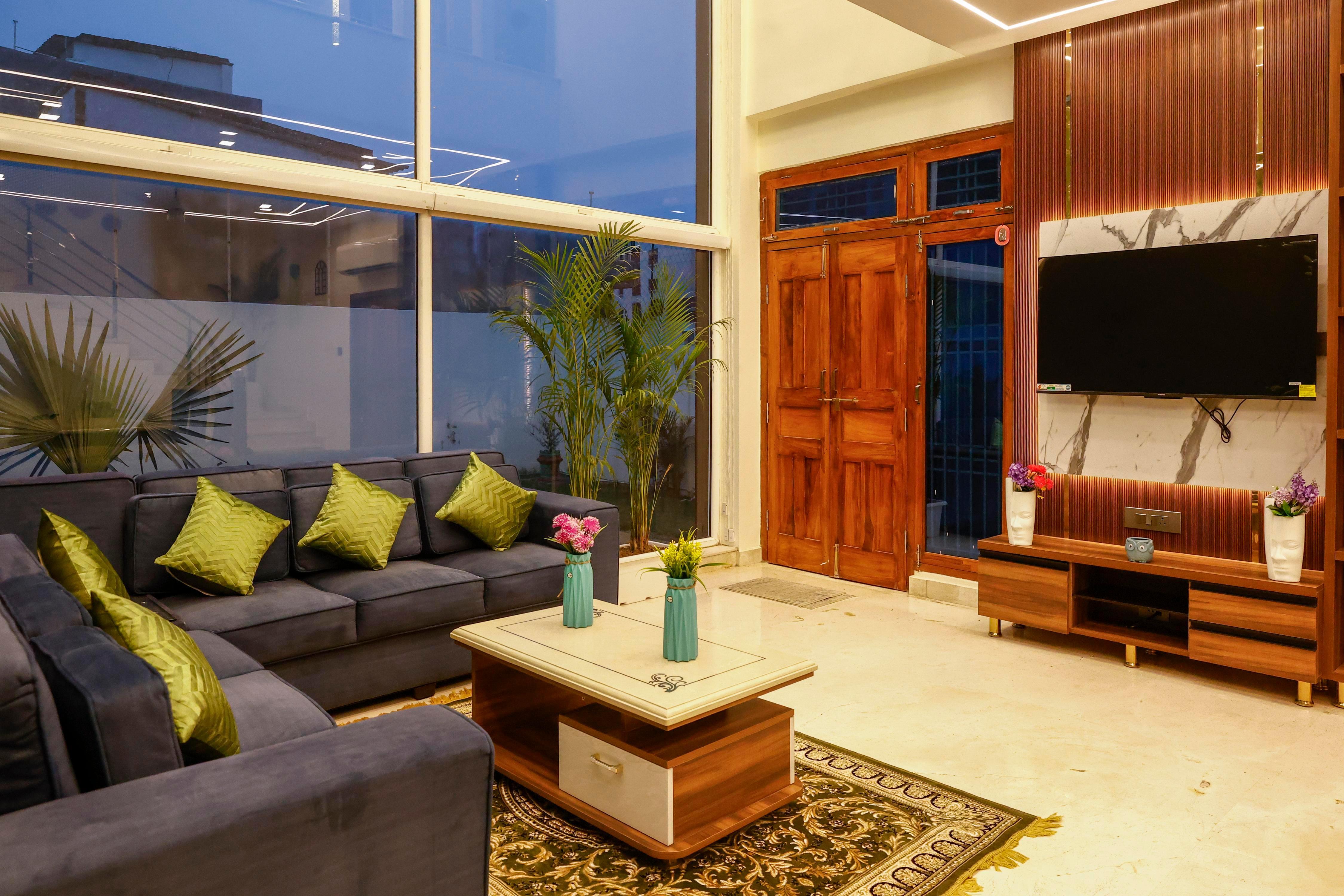 The Wayne Manor Luxury 6BHK Villa with Lawn